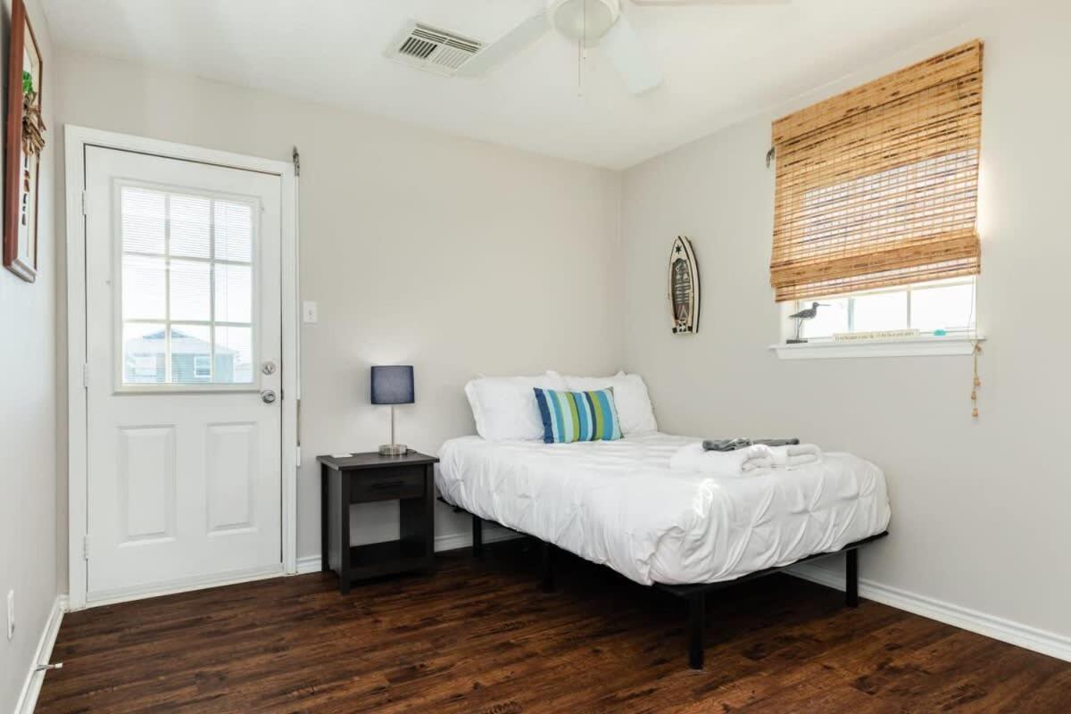 Casa De Las Olas - Huge Fenced Yard, Massive Outdoor Shower, Great Breezes From Deck! Surfside Beach Exteriér fotografie